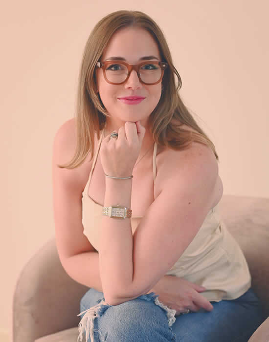 Cora Stinebrink - Makeup Artist